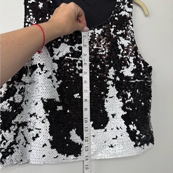 Gilbert Black & White Transforming Sequin Top – Size Large - Picture 7 of 16